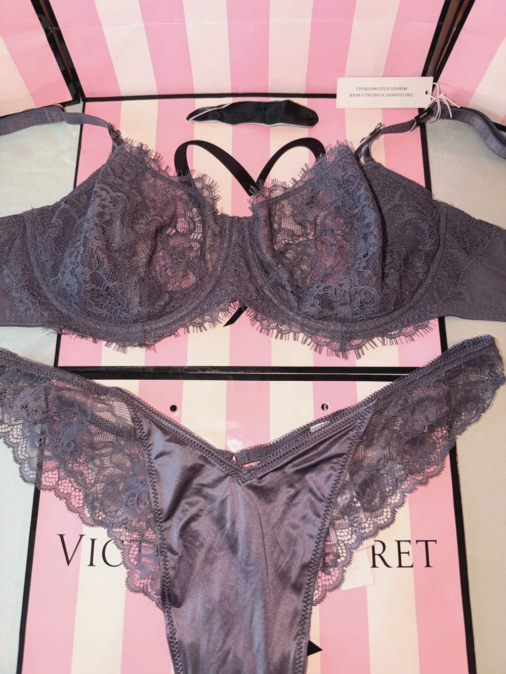 Victoria's Secret Bra Very Sexy W/Thong 38C/Large Gray